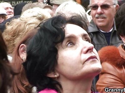 Cei porno cu brunete bune mai buni prieteni împărtășesc totul