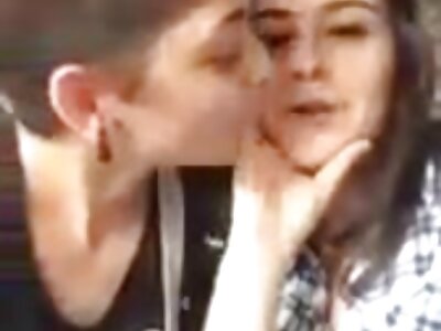 Minx-ul cu părul creț Brixley Benz filme porno cu grase bune s-a bătut în picioare